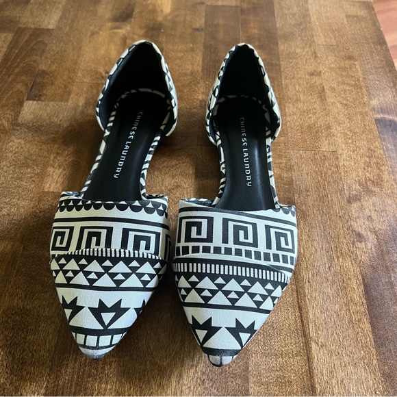 Chinese Laundry "Easy Does It" Aztec Canvas Flats - Picture 12 of 13